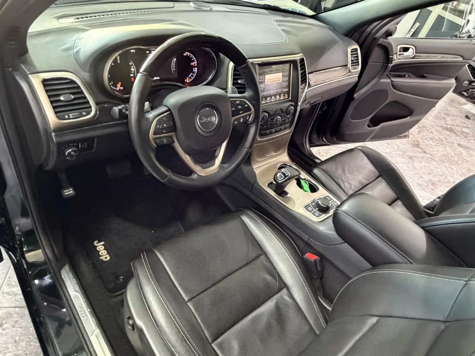 JEEP GRAND CHEROKEE | 241 ch | 4X4 | BVA |3.0 CRD OVERLAND | GPS | CUIR