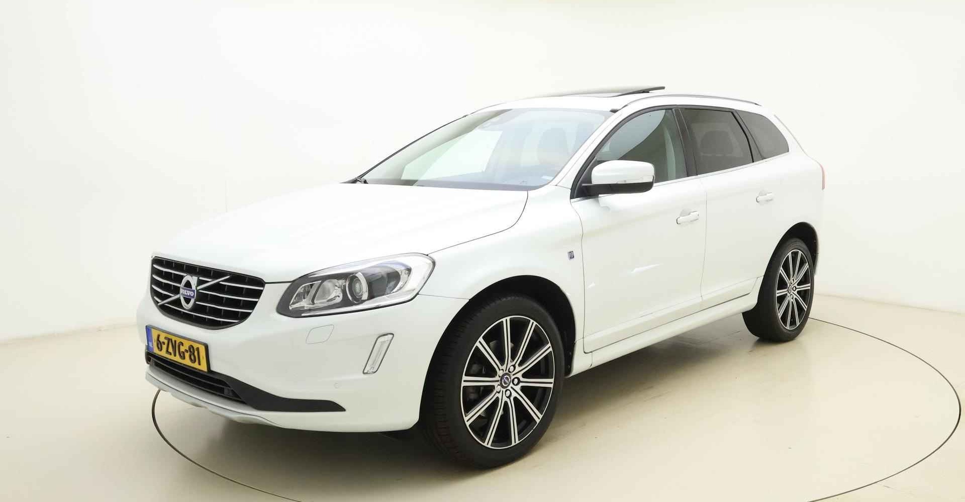 VOLVO XC60 2.0 T5 245ch OCEAN RACE - TOIT PANORAMIQUE - CUIR - SIÈGES ÉLECTRIQUES CHAUFFANTS - PARE-BRISE CHAUFFANT - CAMÉRA DE RECUL - ATTELAGE AMOVIBLE