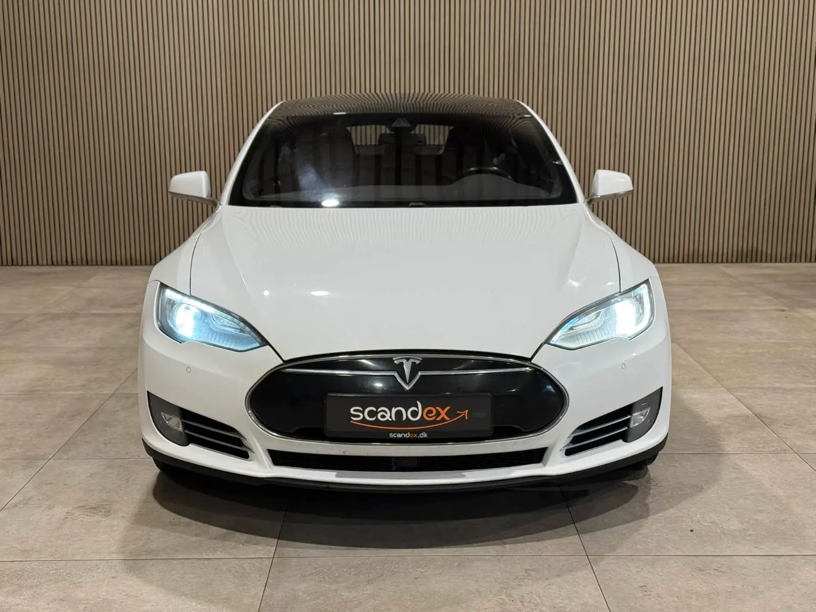 Tesla Model S Performance 85 367ch - Supercharge gratuite - Jantes 17" - Régulateur - Toit panoramique - Sièges chauffants éléctriques