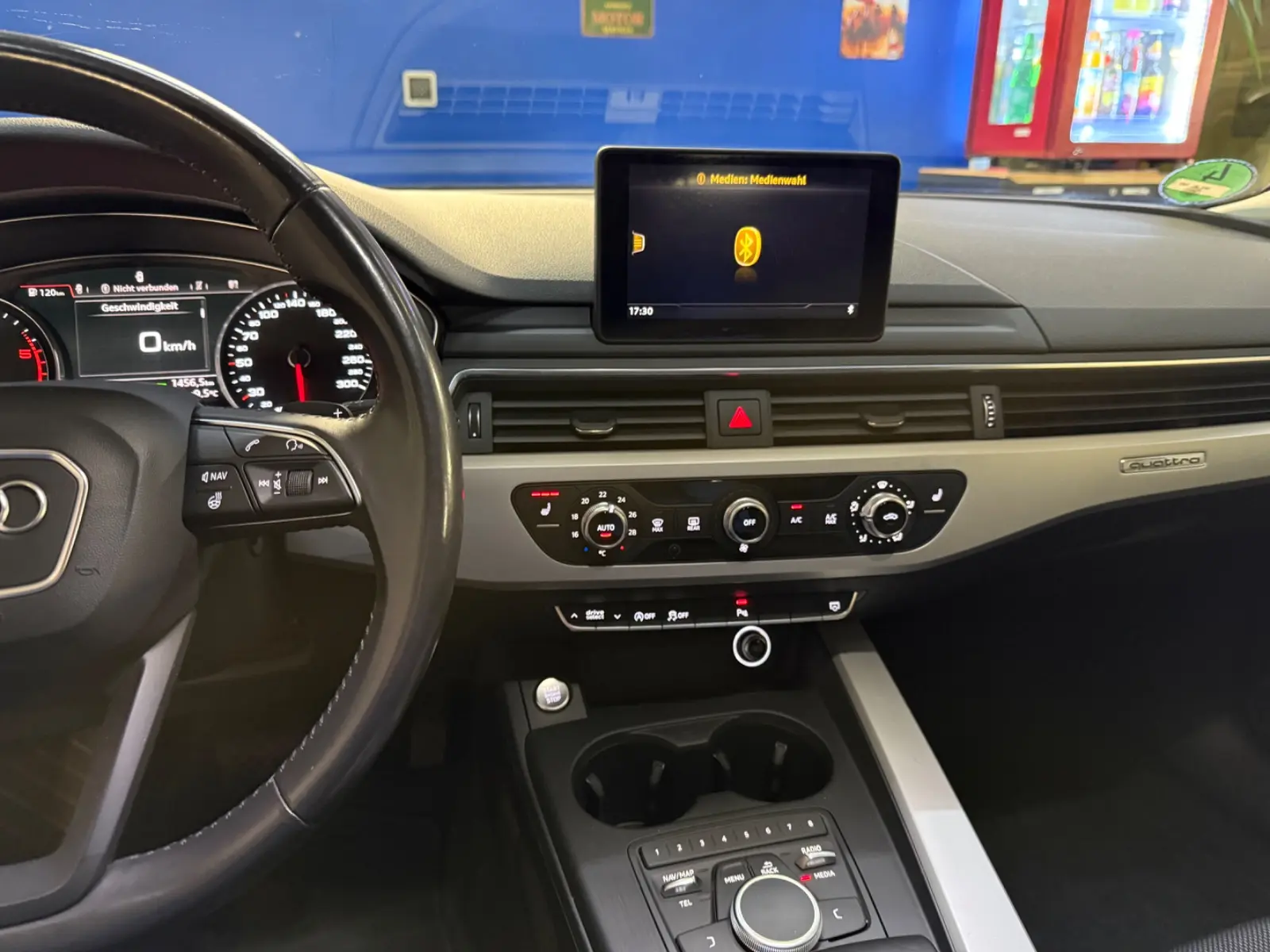 AUDI A4 AVANT 2.0 TDI 190ch QUATTRO S TRONIC - ATTELAGE PIVOTANT - GPS - XÉNON - HAYON ÉLECTRIQUE - SIÈGES CHAUFFANTS