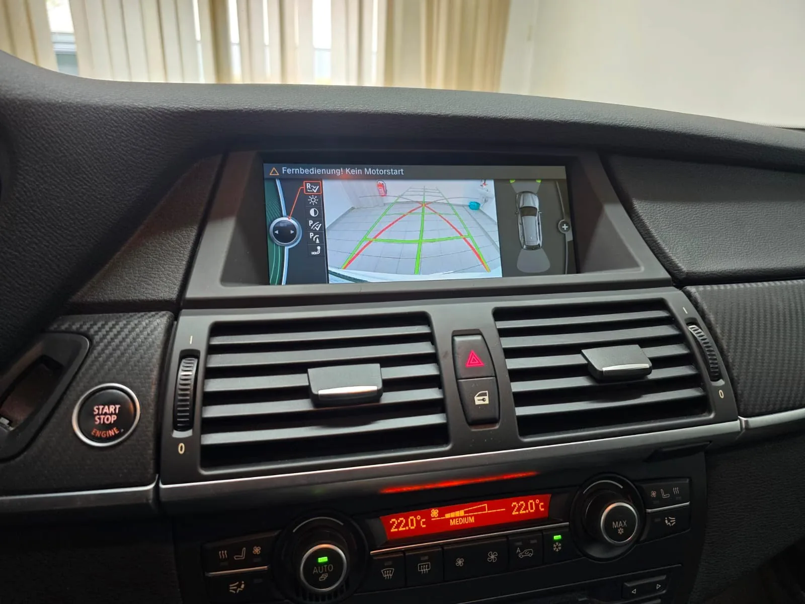 BMW X5 M 4.4 V8 | 555 ch | BVA | Toit panoramique | Affichage tête haute | Chauffage auxiliaire | Portes soft-close | Attelage