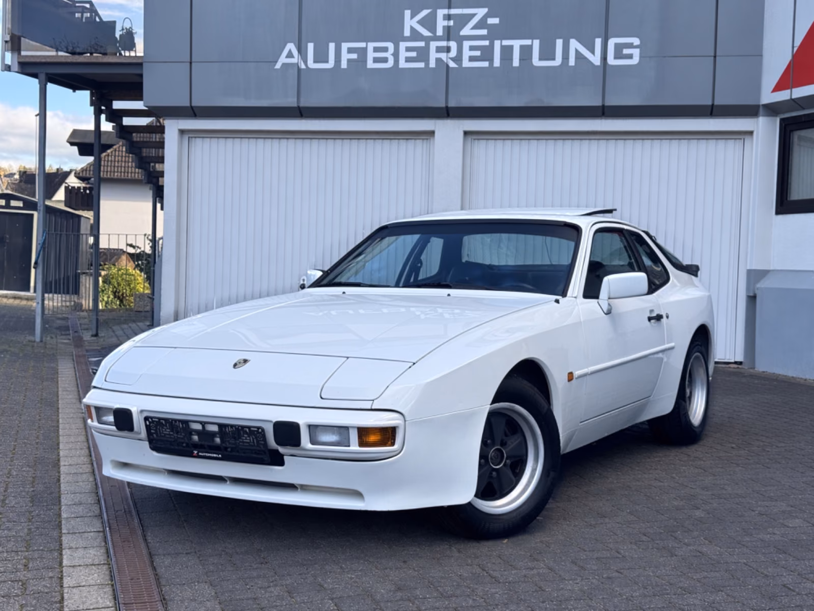 PORSCHE 944 2.5 163ch BVA - TOIT TARGA - JANTES FUCHS - VOLANT PORSCHE CUP - VÉHICULE DE COLLECTION