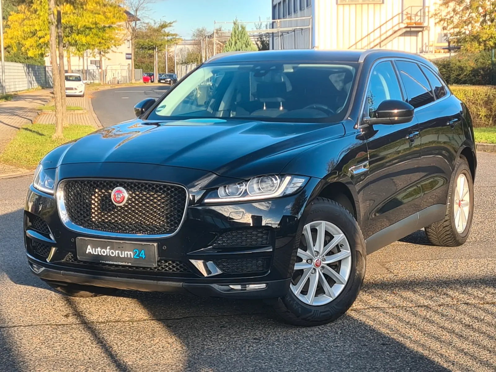 JAGUAR F-PACE PORTFOLIO AWD