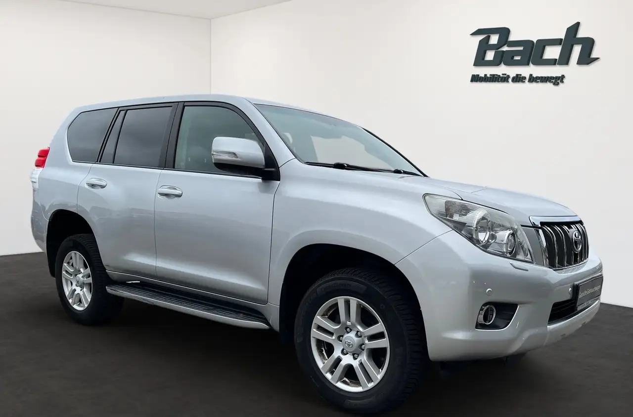 Toyota Land Cruiser 3.0 D-4D 190 ch Executive • Boîte auto • 4x4 • Cuir • GPS • Caméra • Sièges chauffants