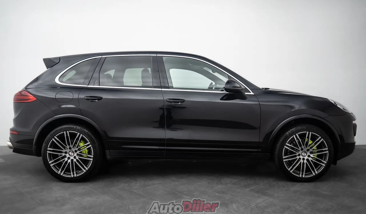 PORSCHE CAYENNE HYBRIDE 416CH - BVA - TOIT OUVRANT PANORAMIQUE - 180.000 KMS