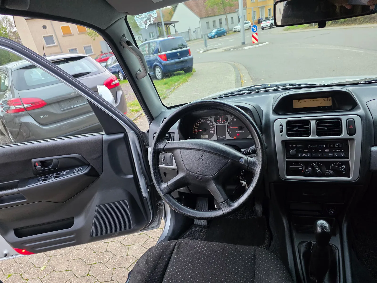 Mitsubishi Pajero Pinin 1.8 MPI 114ch 4x4 - 2 ème main - CT récent - Non fumeur - Vitres éléctriques - 93 000 KM