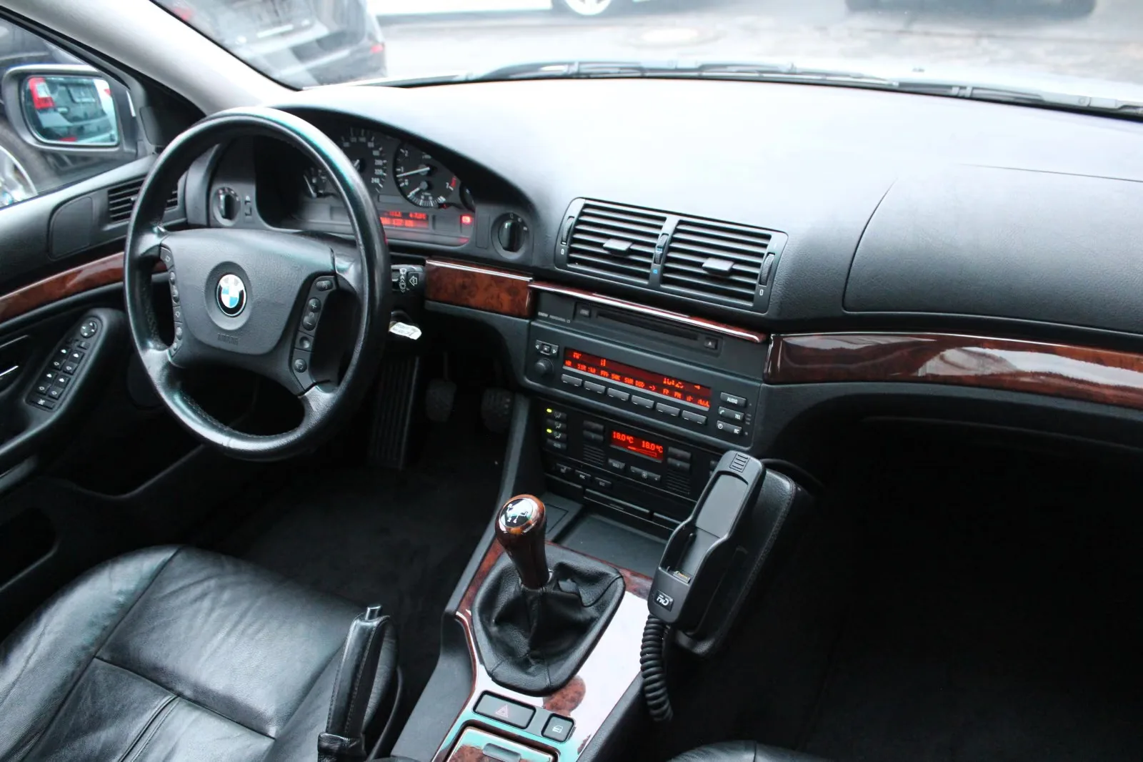 BMW 530 i TOURING 231 ch BVM - 2ème MAIN - CUIR -  205700 km