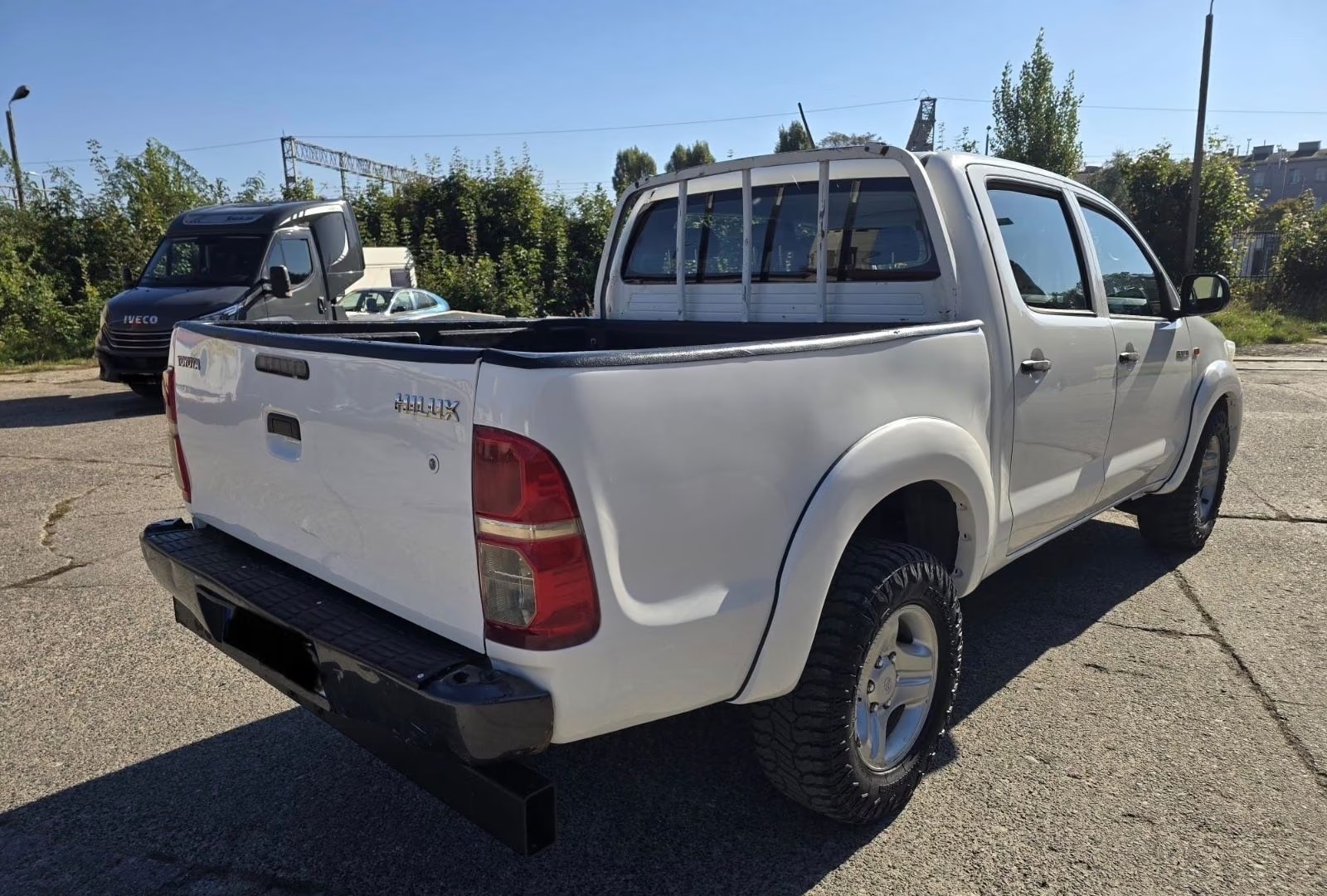 Toyota Hilux 2.5 D-4D 144 ch 4x4 Double Cabine • Clim auto • Attelage • Bluetooth • Sièges chauffants