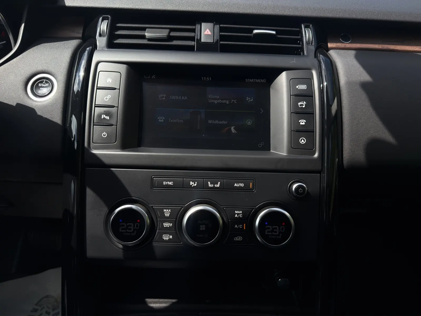Land Rover Discovery 5 Si6 3.0 V6 SE | 340 ch | BVA | Suspension pneumatique | Cuir | Régulateur adaptatif | Sièges chauffants | Attelage