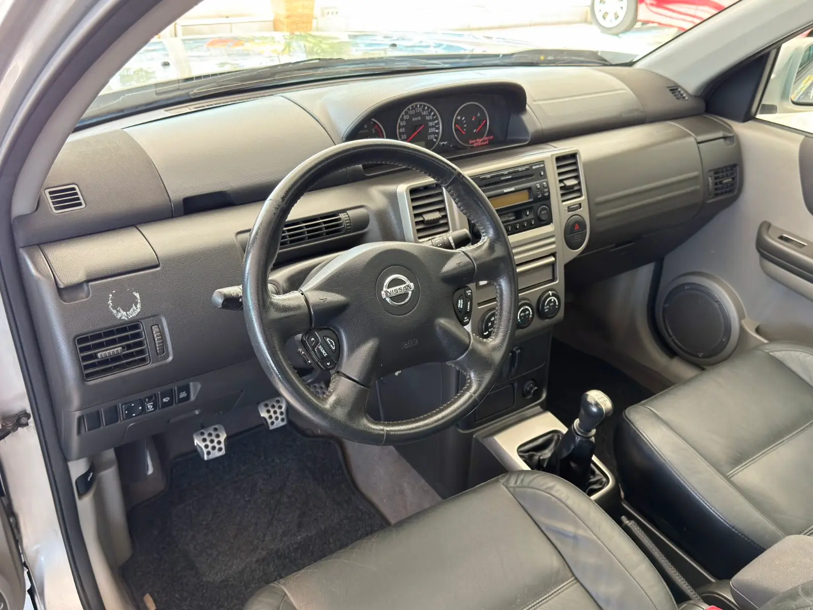 NISSAN X-TRAIL 2.2 dCi 136ch 4x4 - CUIR - TOIT PANORAMIQUE OUVRANT - SIÈGES CHAUFFANTS - SIÈGES ÉLECTRIQUES - RÉGULATEUR DE VITESSE