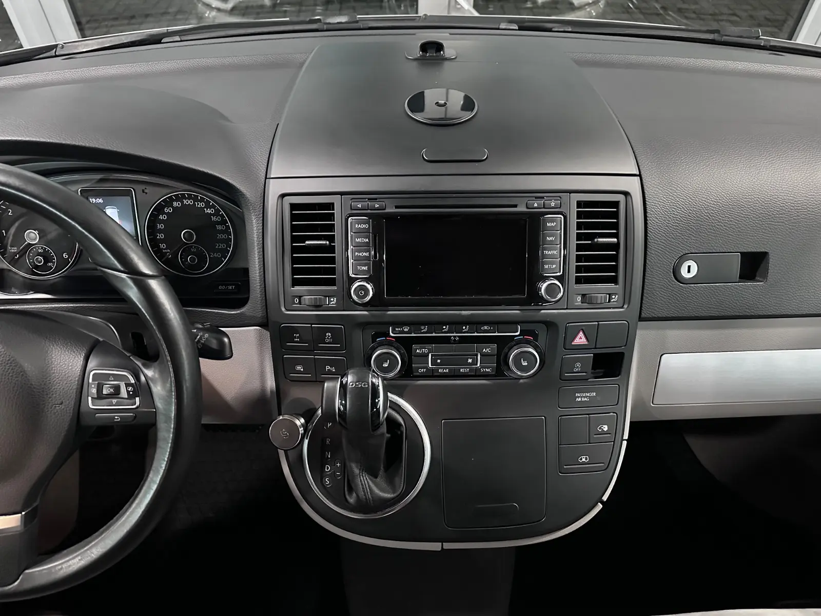 VOLKSWAGEN T5 CALIFORNIA AUFSTELLDACH 4MOTION KÜCHE-DSG-LED | 179 ch | 4X4 | VOLANT EN CUIR