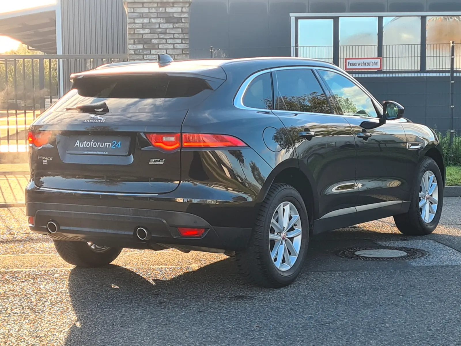 JAGUAR F-PACE PORTFOLIO AWD
