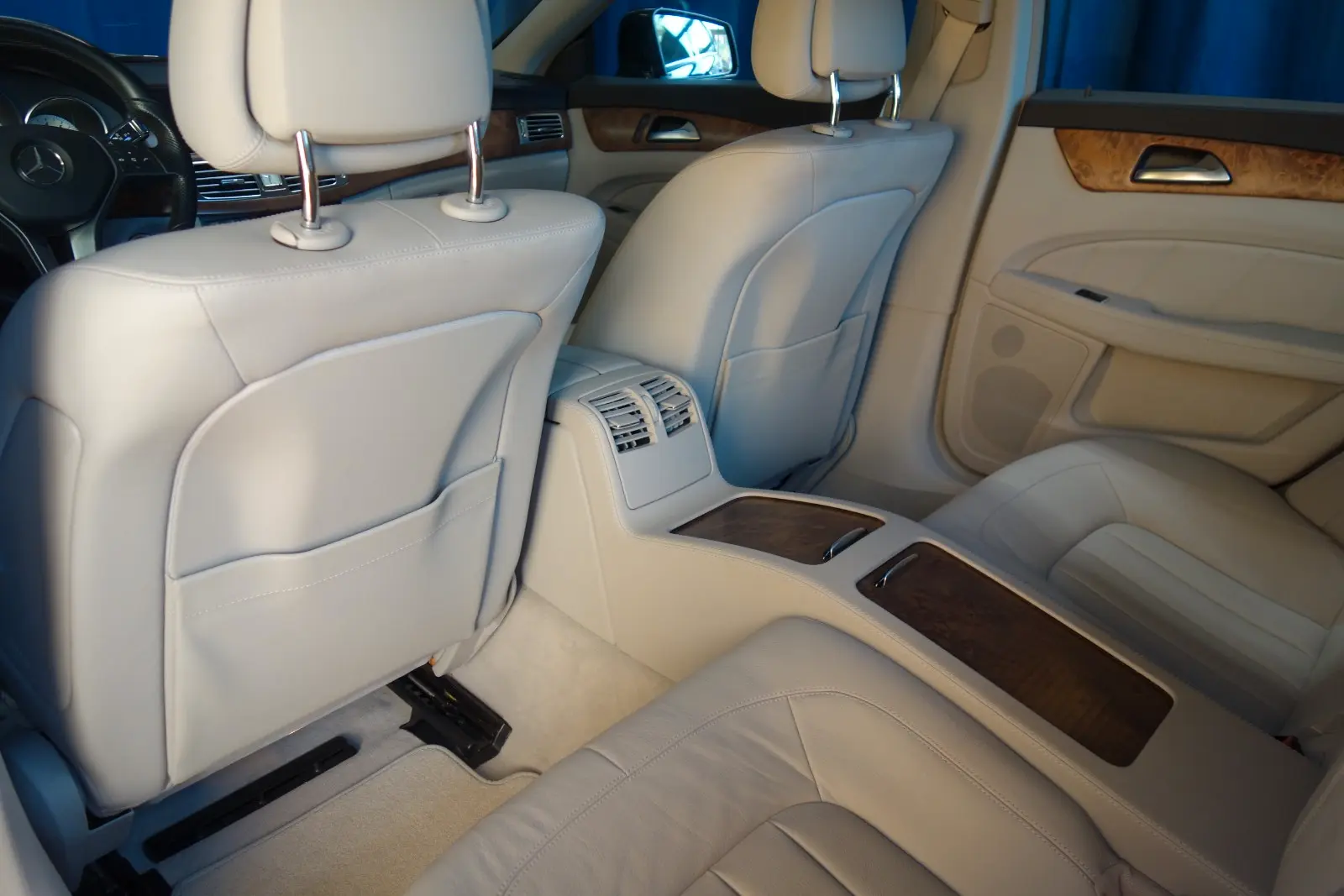 Mercedes-Benz Classe CLS 350 BlueEFFICIENCY | 306 ch | BVA | Cuir beige | Suspension pneumatique | Toit ouvrant | GPS | Sièges chauffants
