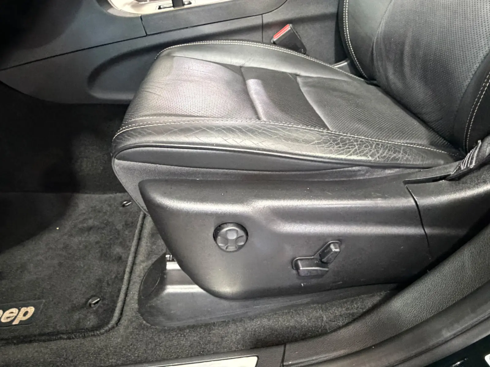 JEEP GRAND CHEROKEE | 241 ch | 4X4 | BVA |3.0 CRD OVERLAND | GPS | CUIR