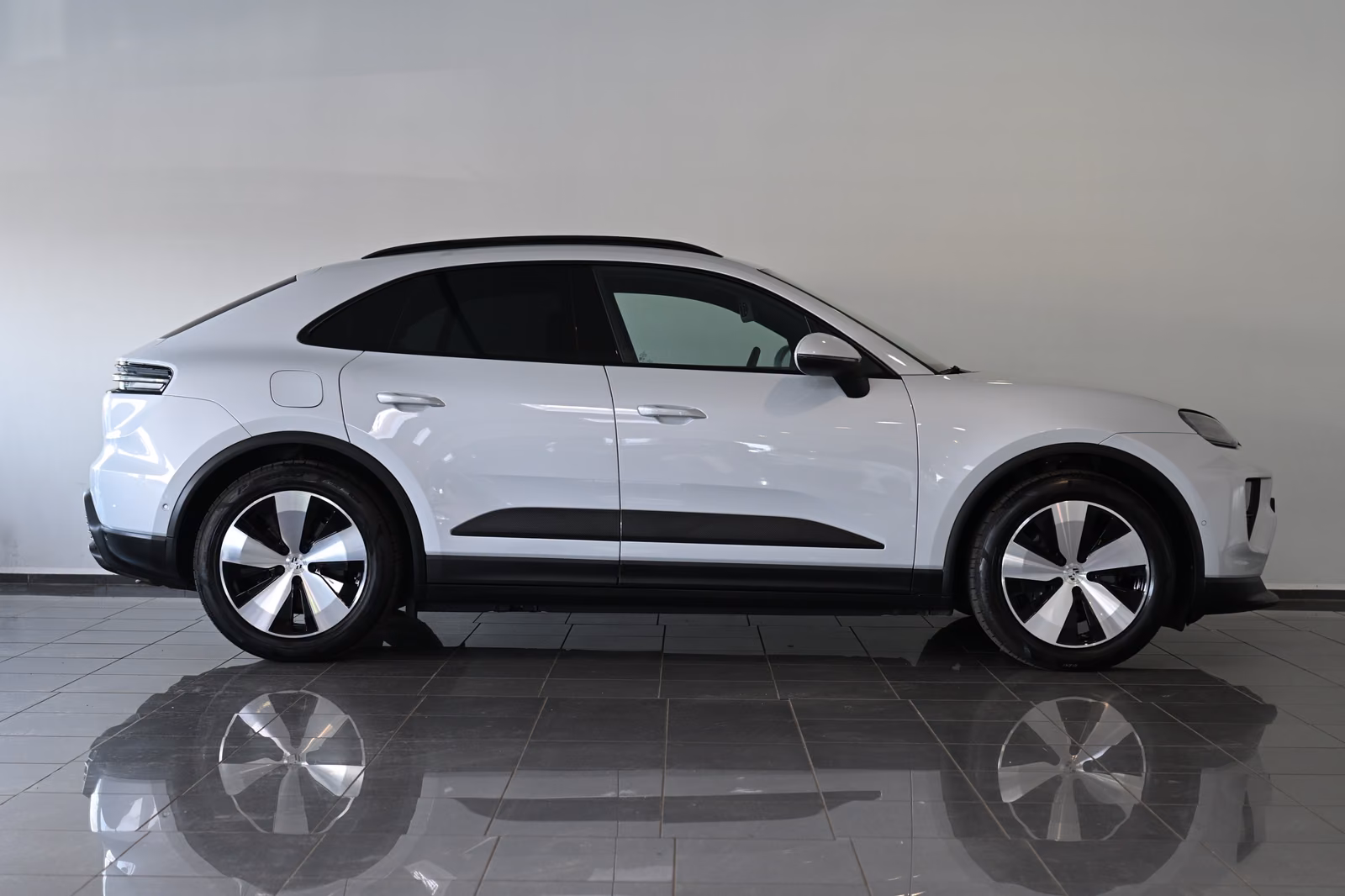 PORSCHE MACAN - ELECTRIC 100 KWH - 360 CV - BVA