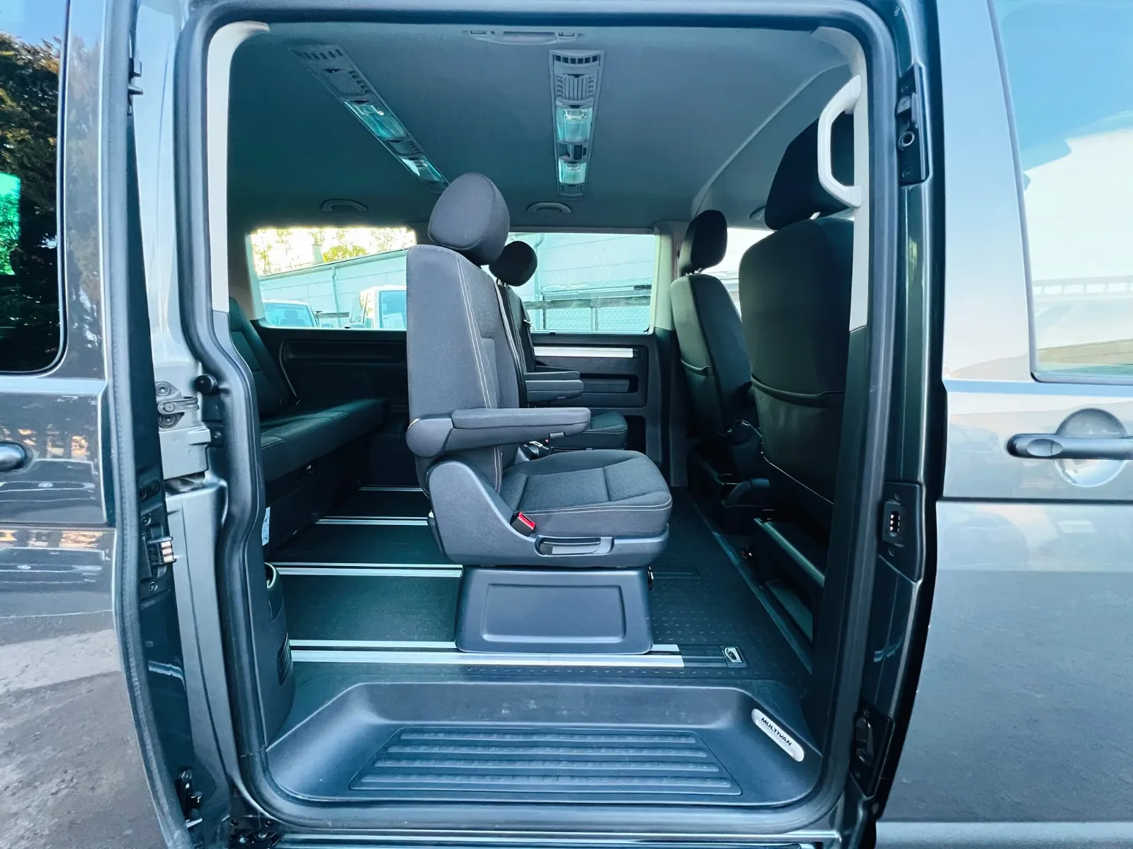 VOLKSWAGEN T6 MULTIVAN 2.0 TDI 150CH - DSG - GPS - CAMÉRA - ATTELAGE - 7 PLACES - 114.000 KMS