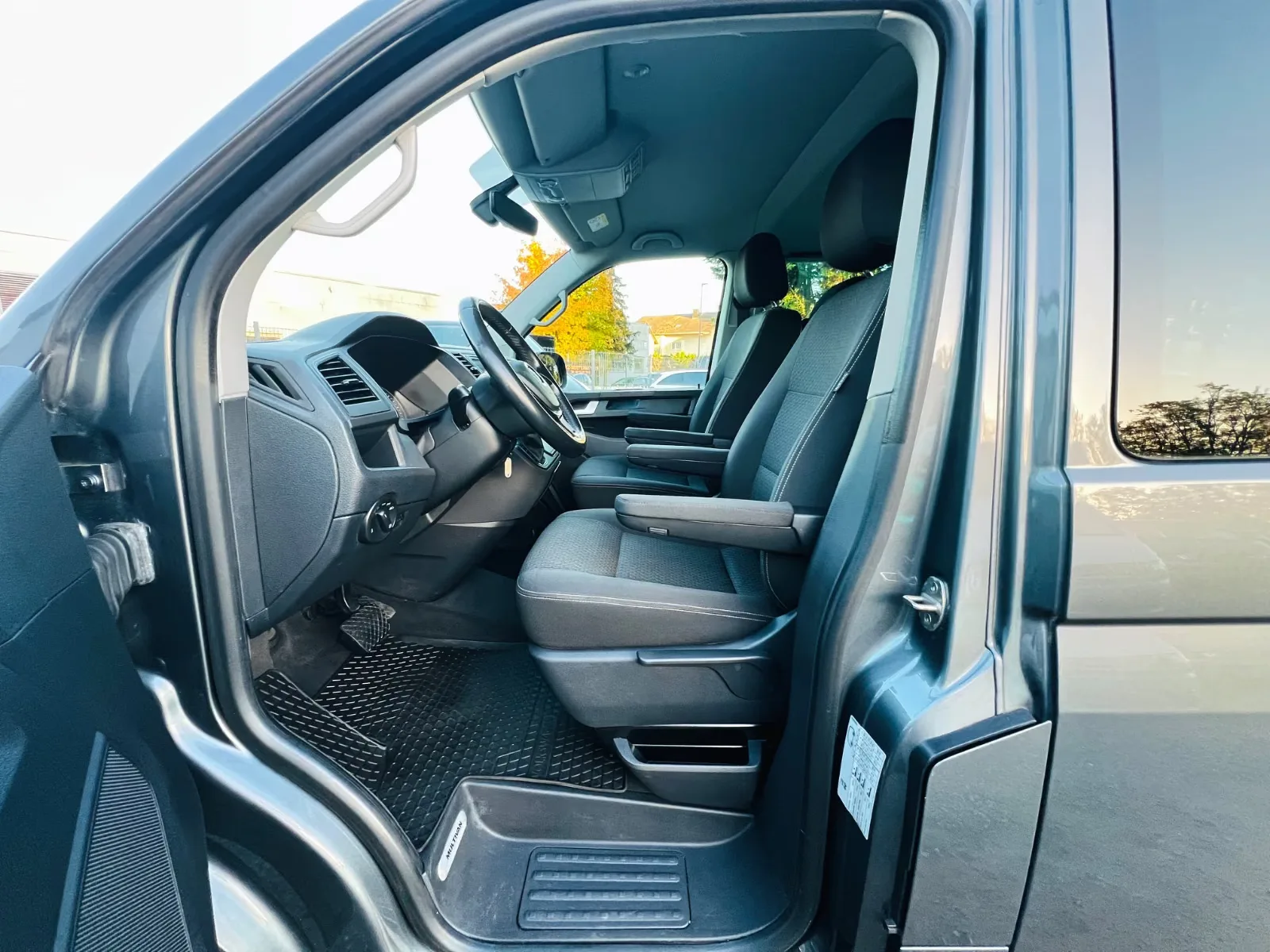 VOLKSWAGEN T6 MULTIVAN 2.0 TDI 150CH - DSG - GPS - CAMÉRA - ATTELAGE - 7 PLACES - 114.000 KMS