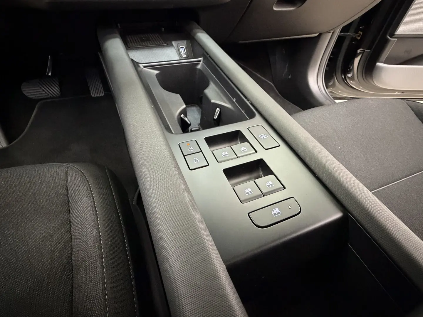 HYUNDAI IONIQ - 6 - 77,4KWH - 325 CV - 4WD - TOIT OUVRANT