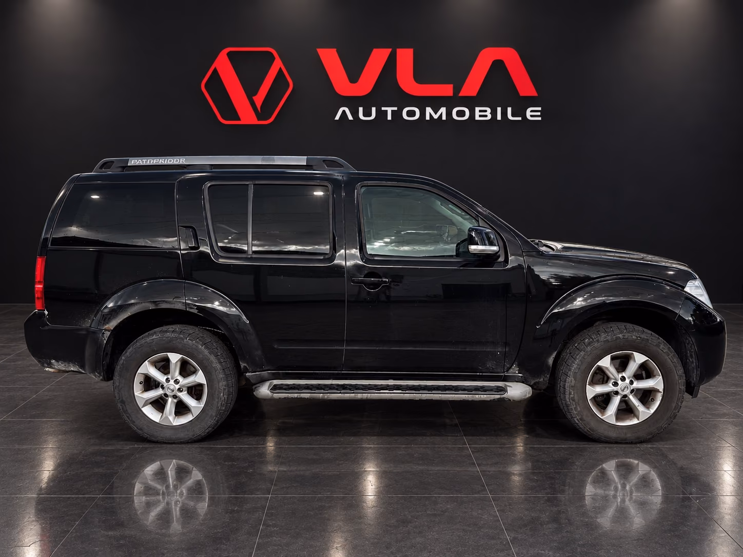 Nissan Pathfinder 2.5 dCi 190 SE | 190 ch | BVA | 7 places | Sièges chauffants | Attelage | Régulateur de vitesse