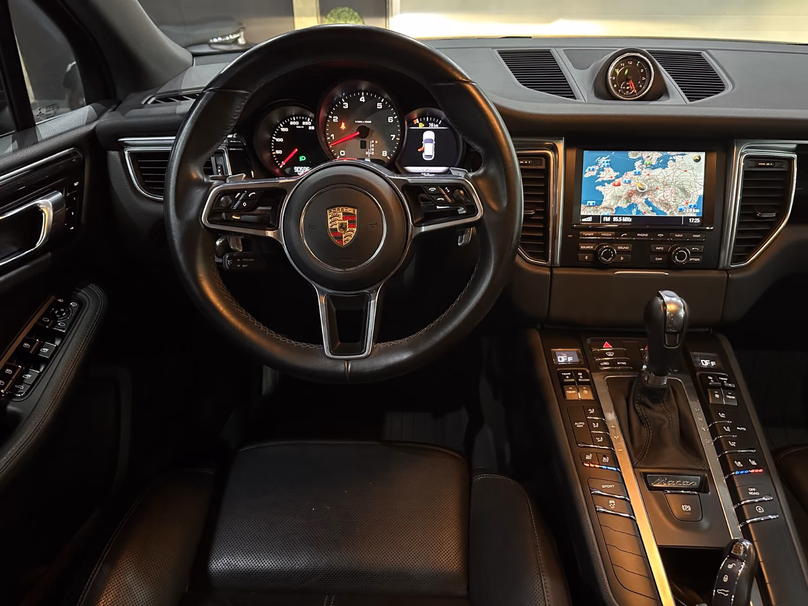 PORSCHE MACAN S / PANORAMA /  / CAMÉRA / BOSE | 340 ch | 4X4 | BVA | HAYON ÉLECTRIQUE | PACK SPORT | RÉGLAGE ÉLECTRIQUE DES SIÈGES AVEC FONCTION MÉMOIRE