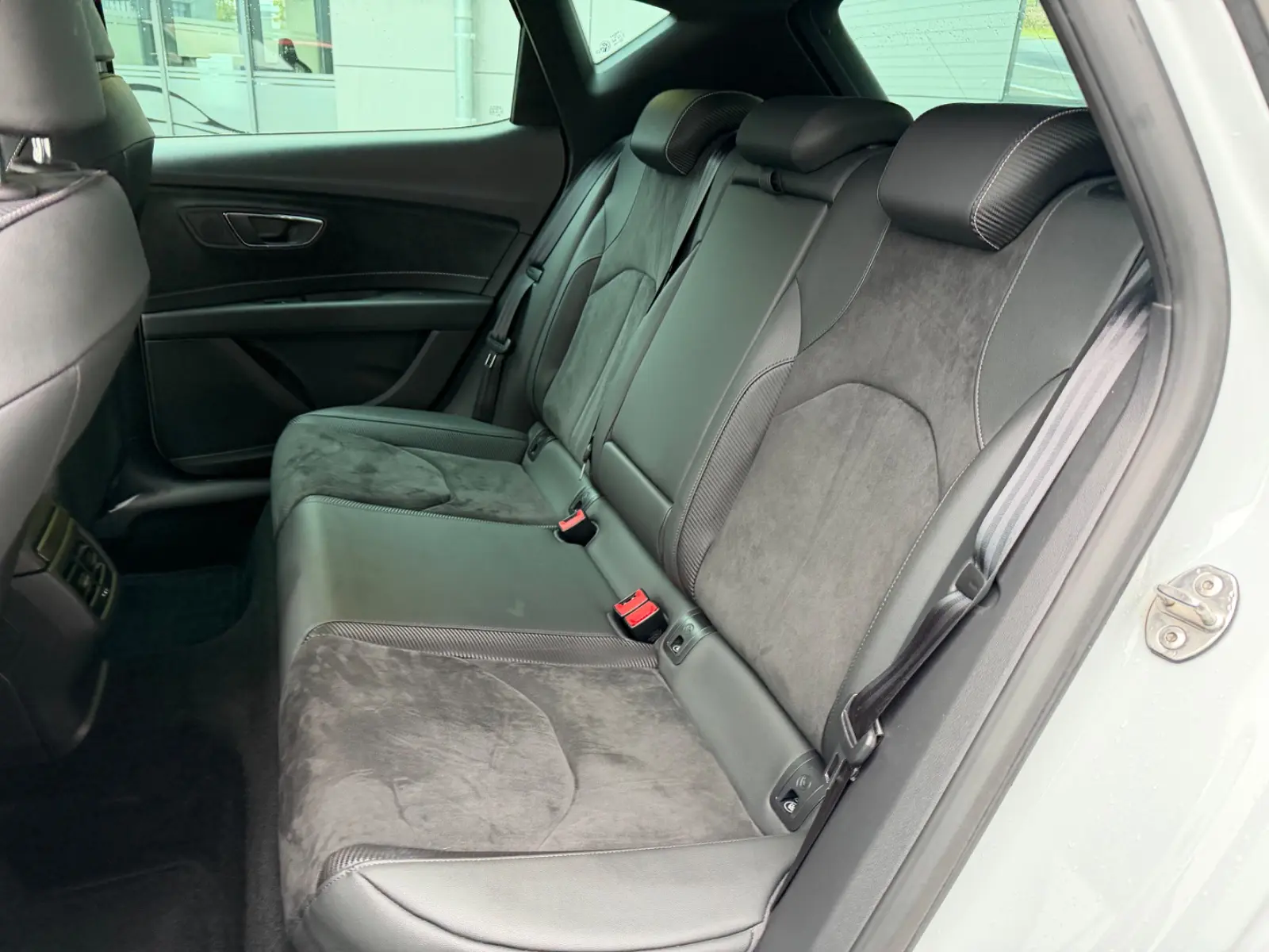 SEAT LEON CUPRA - 300 CV - ALCANTARA - BVA - ÉCHAPPEMENT SPORT