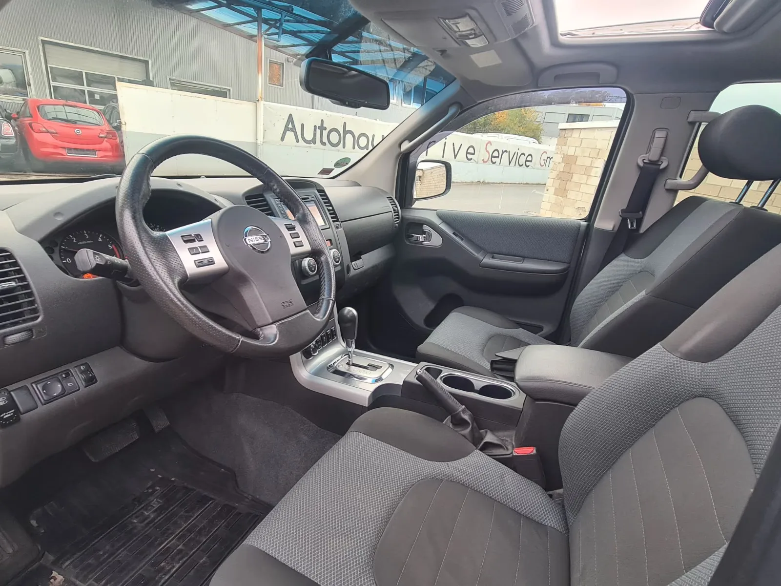 NISSAN NAVARA 190CH - 4X4 - BVA - CAMÉRA - TOIT OUVRANT - HISTORIQUE ENTRETIEN COMPLET - CT RECENT