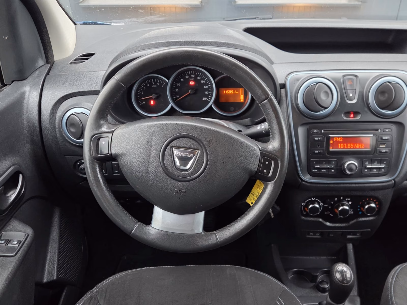 DACIA DOKKER STEPWAY 1.5 DCI / CLIMATISATION / RÉGULATEUR DE VITESSE | 90 ch | BVM | VOLANT EN CUIR