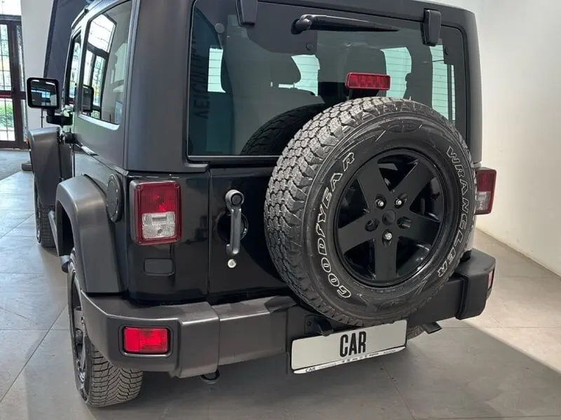 Jeep Wrangler 2.8 CRD Sport | 200 ch | BVM | Hard-top | Climatisation | Régulateur de vitesse | Jantes alu noires