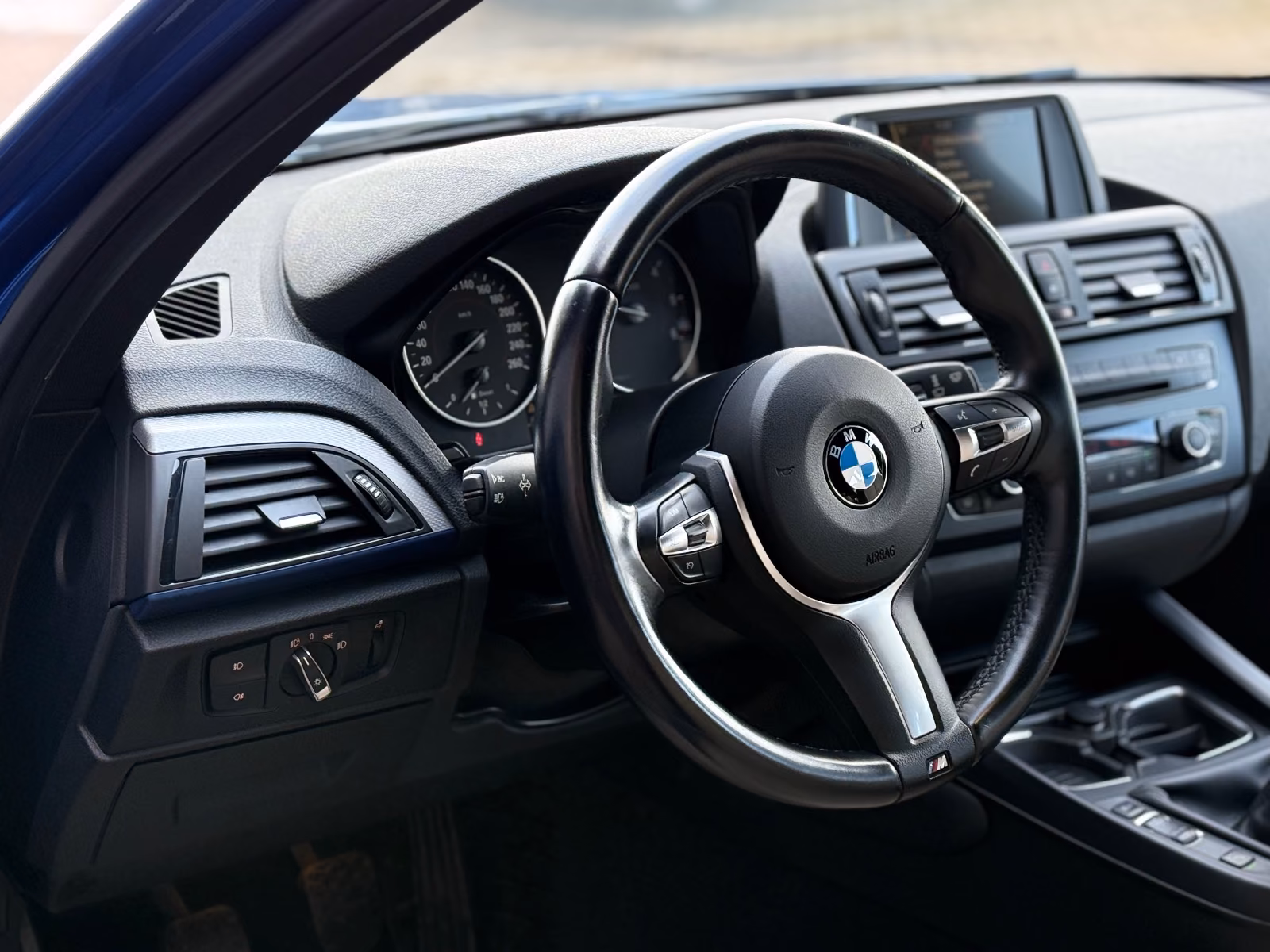 BMW 118D - XDRIVE 143 CV - M PACK SPORT - ATTELAGE - BVM