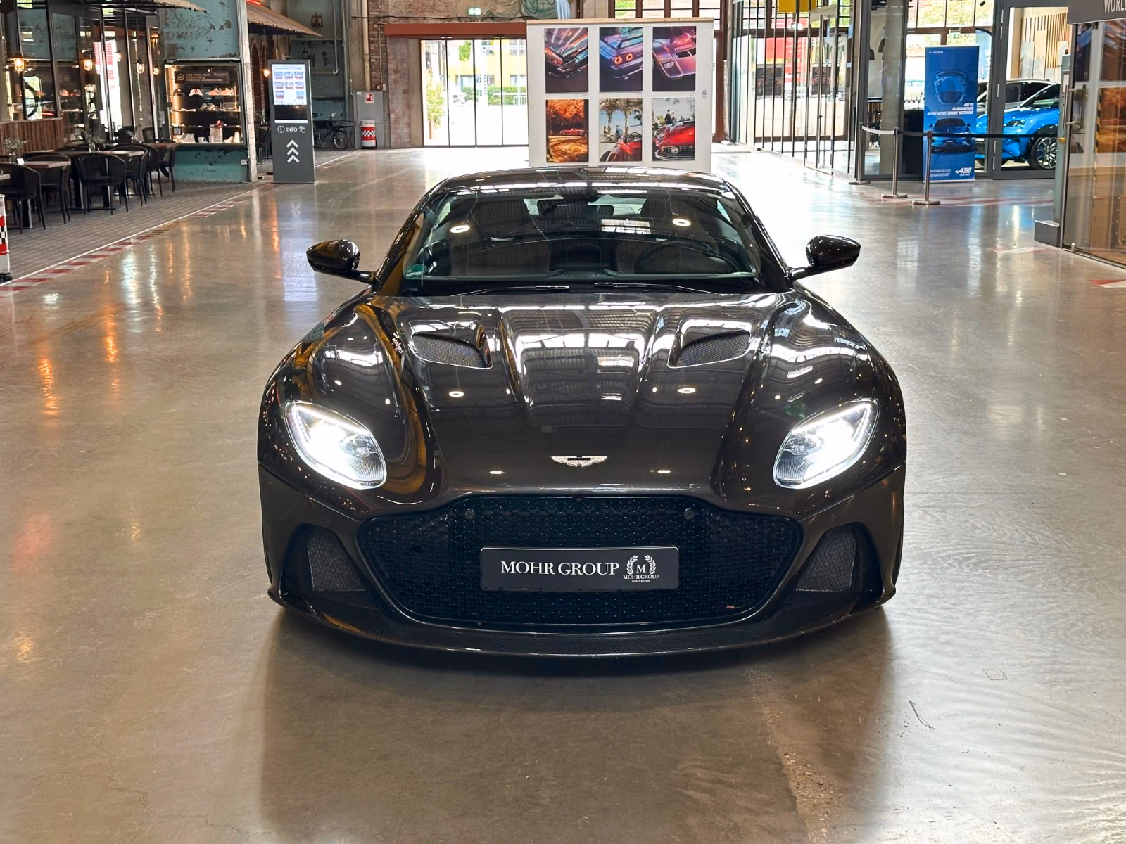 ASTON MARTIN DBS 5.2 V12 BITURBO SUPERLEGGERA - 725 ch - 1ère main