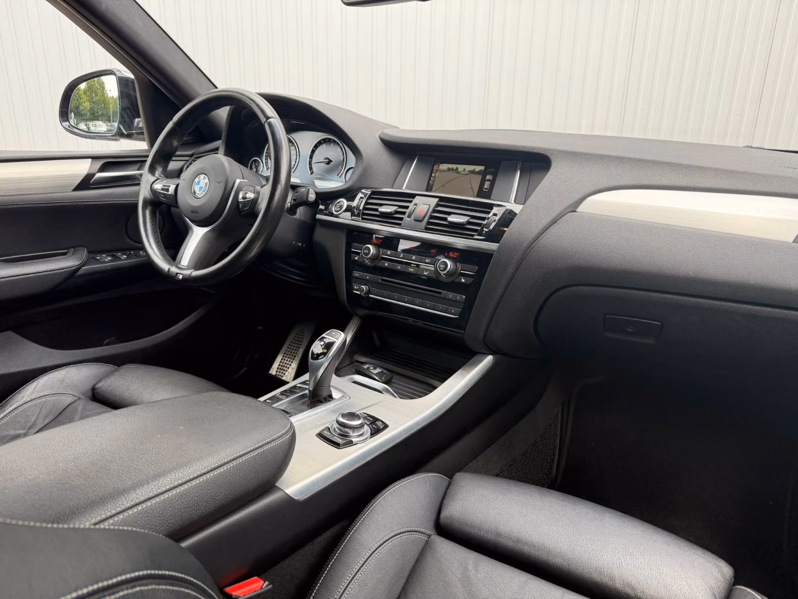 BMW X4 M40i 3.0 6 CYLINDRES 360 CH – XDRIVE – BVA – 1ÈRE MAIN – HUD – CAMÉRAS 360° – CUIR – 112 000 KM