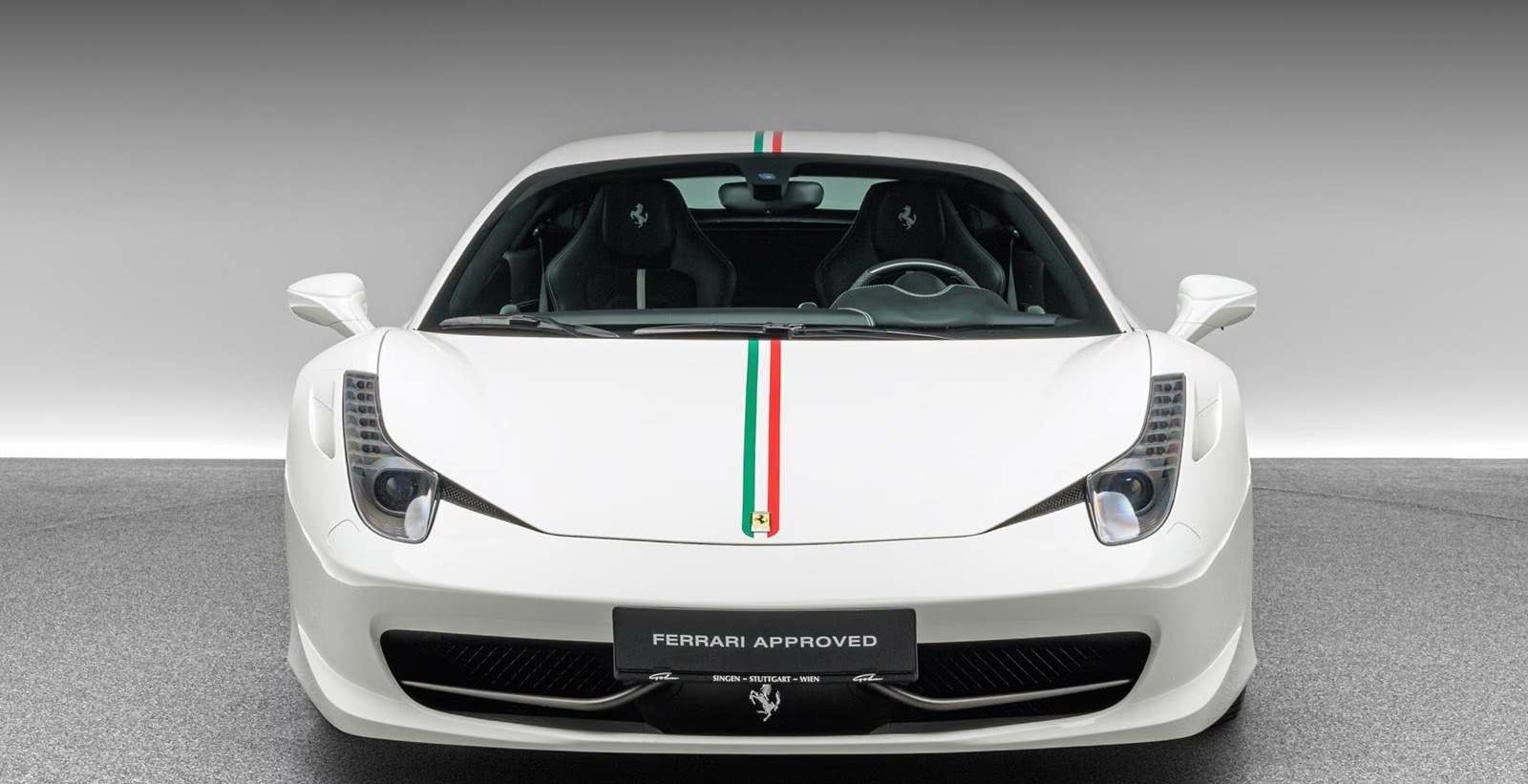 Ferrari 458 Italia V8 570 ch • Boîte F1 DCT • Baquets carbone • Pack Carbone • 48 000 km • Bianco Avus