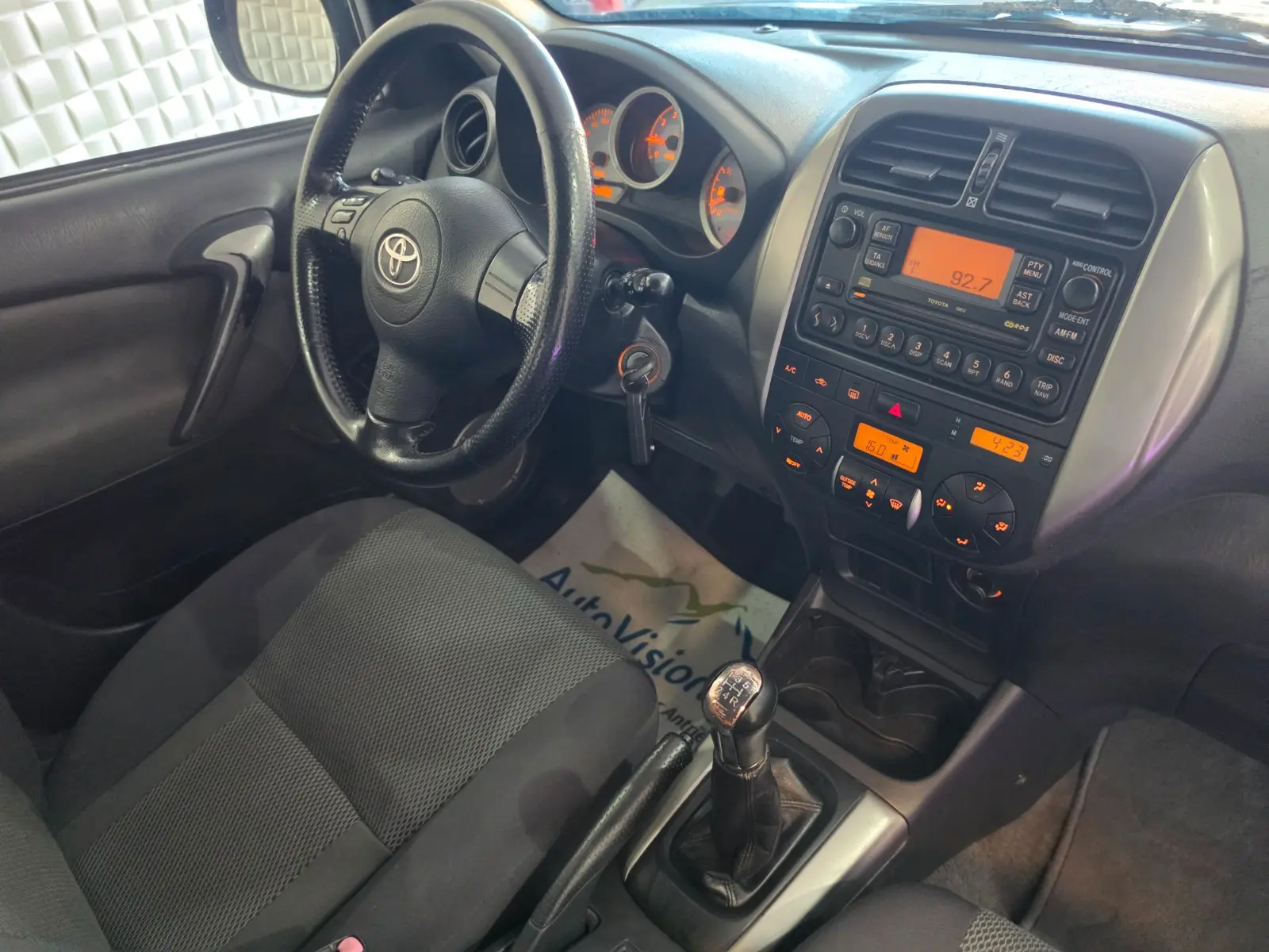 Toyota RAV4 2.0 D-4D 116 ch 4x4 Sol • 5 portes • Clim auto • Sièges chauffants • Attelage