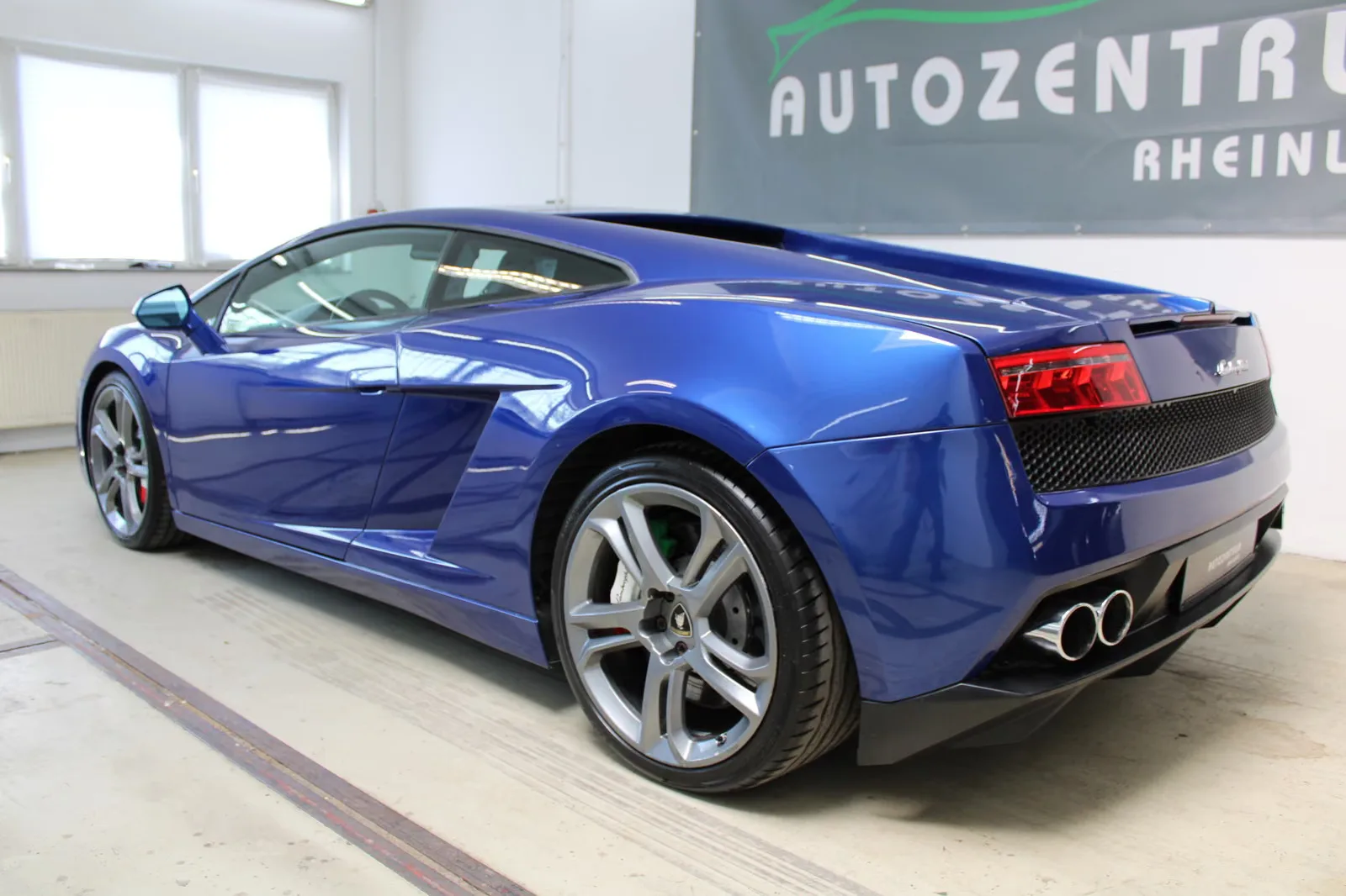 Lamborghini Gallardo LP 550-2 V10 550 ch • Phase 2 - Propulsion • E-Gear • 71 500 km • Cuir