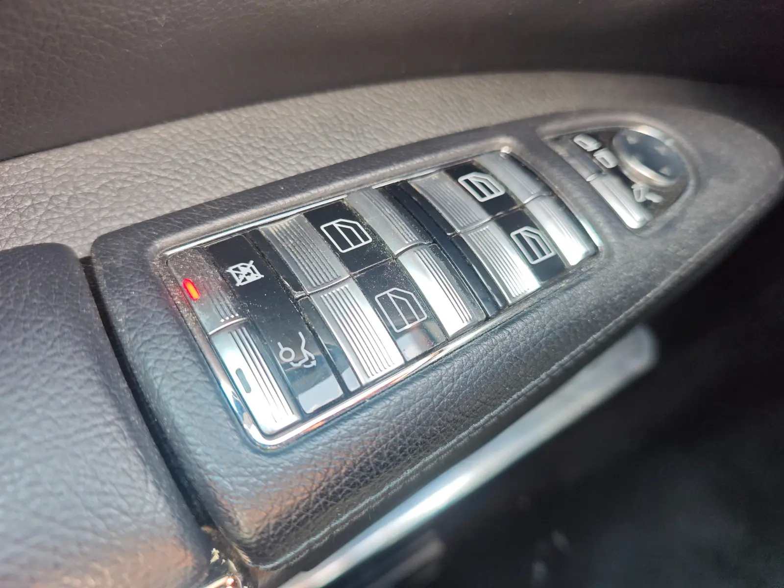 Mercedes-Benz Classe S 350 | 272 ch | BVA | Cuir | Suspension pneumatique | Chauffage auxiliaire | Sièges chauffants et ventilés | GPS