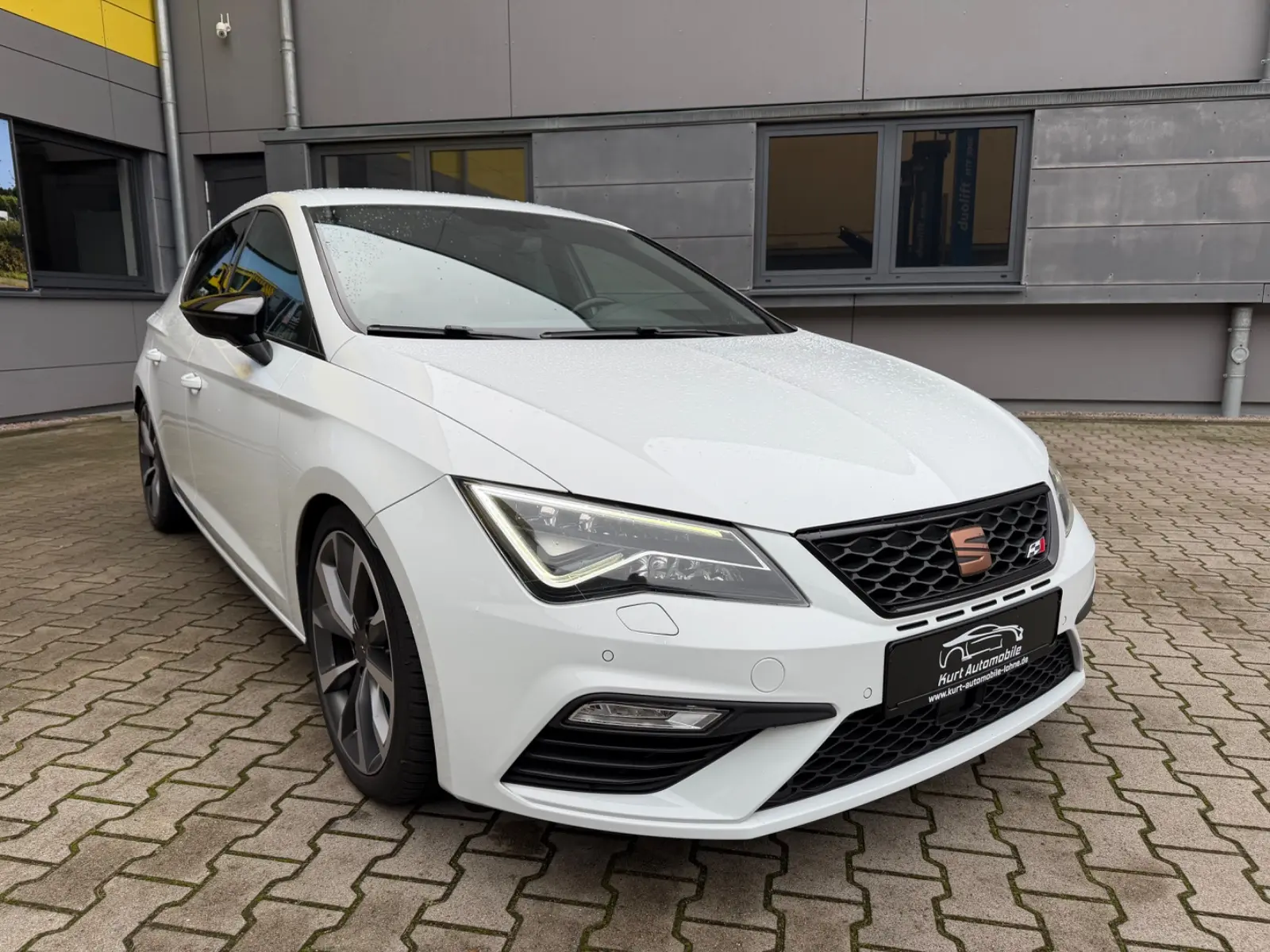 SEAT LEON CUPRA - 300 CV - ALCANTARA - BVA - ÉCHAPPEMENT SPORT