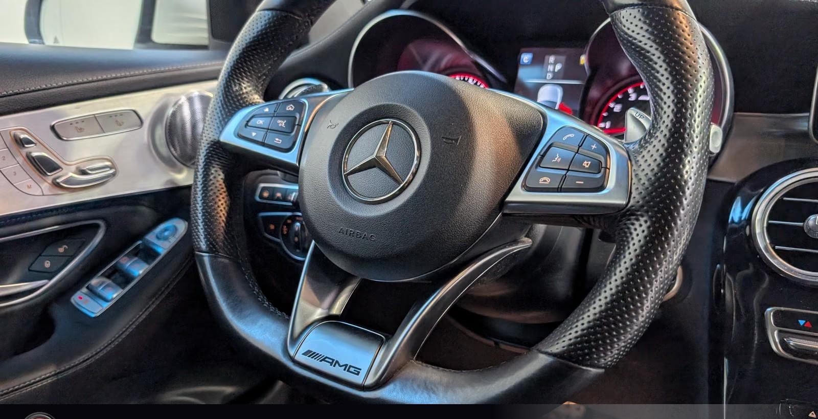 Mercedes-AMG GLC 63 S AMG 4MATIC+ V8 510 ch • Toit pano • Burmester • Cuir Nappa • Sièges ventilés • Attelage