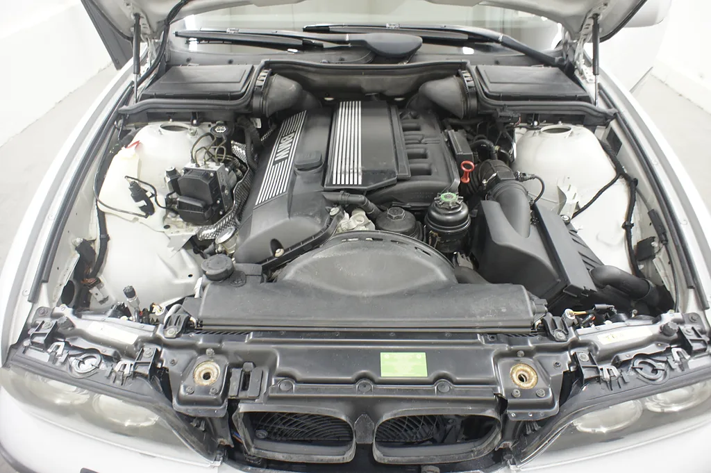 BMW 525i TOURING e39 192 ch BVA M SPORT 4X2 - 219000 km
