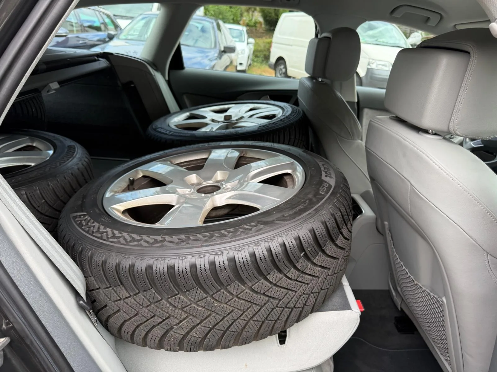 Audi A6 Avant 3.0 TDI 204 ch • Boîte auto • 1ère Main - GPS • Bi-Xénon • Attelage • Sièges sport chauffants