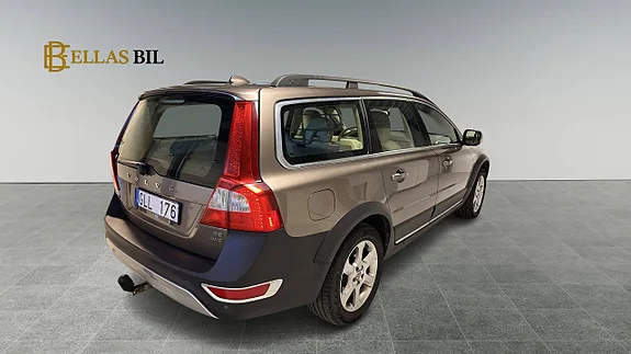 VOLVO XC70 D5 AWD 185 ch SUMMUM BVA - CUIR - ATTELAGE - 155600 km