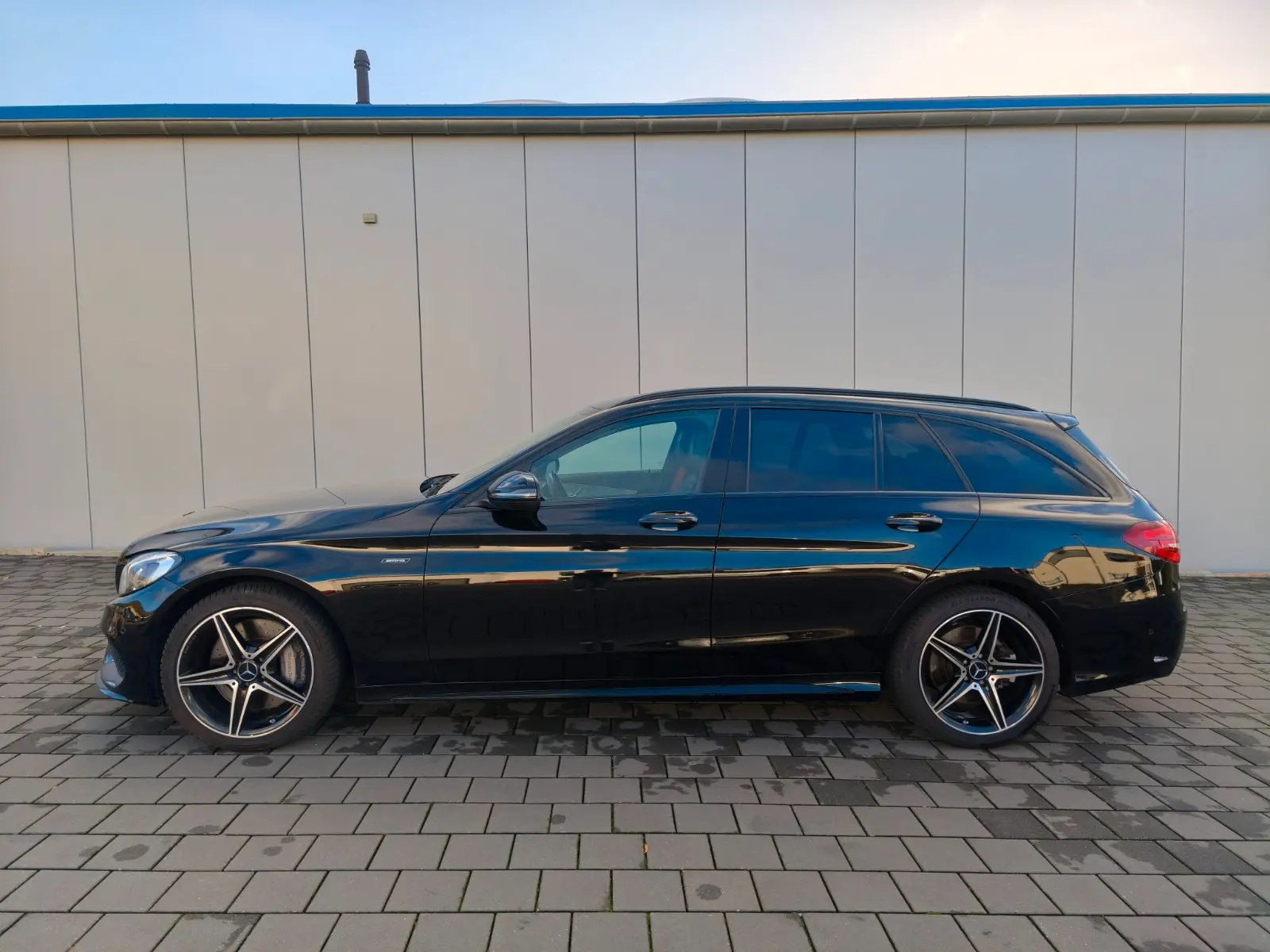Mercedes-Benz Classe C 43 AMG 4MATIC Break Night Paket | 367 ch | BVA | Hayon électrique | Pack sport | Sièges électriques à mémoire