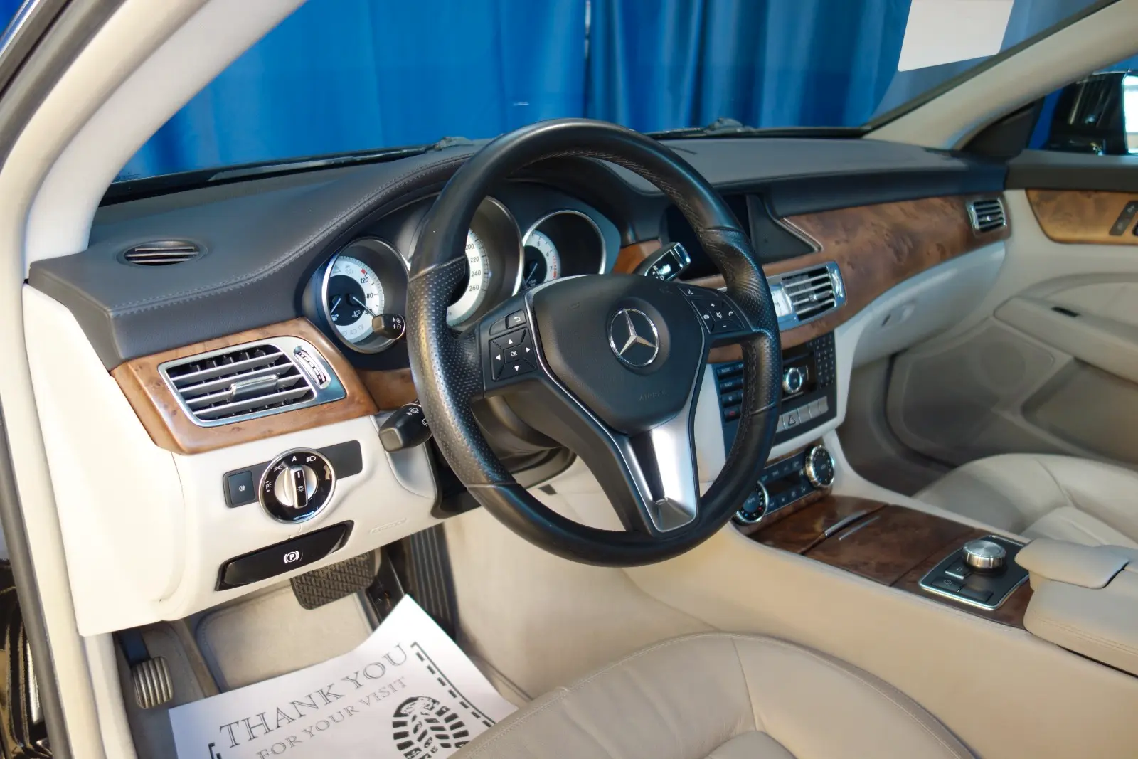 Mercedes-Benz Classe CLS 350 BlueEFFICIENCY | 306 ch | BVA | Cuir beige | Suspension pneumatique | Toit ouvrant | GPS | Sièges chauffants