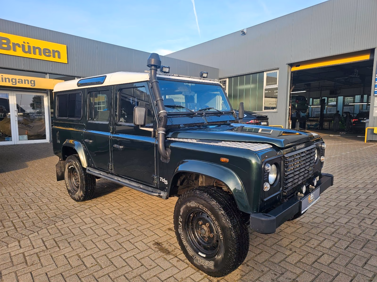 LAND ROVER DEFENDER 110 TD5 STATION WAGON