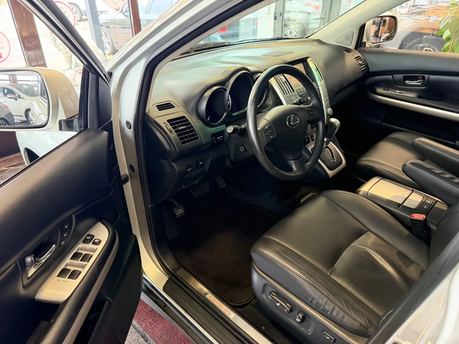 Lexus RX 400h | 272 ch | BVA | Cuir | Toit ouvrant | GPS | Xénon | Sièges chauffants à mémoire
