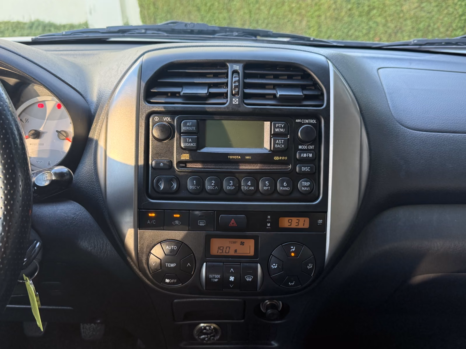 Toyota RAV4 2.0 VVT-i 150 ch 4x4 Sol • 5 portes • Clim auto • Attelage • Jantes 16"