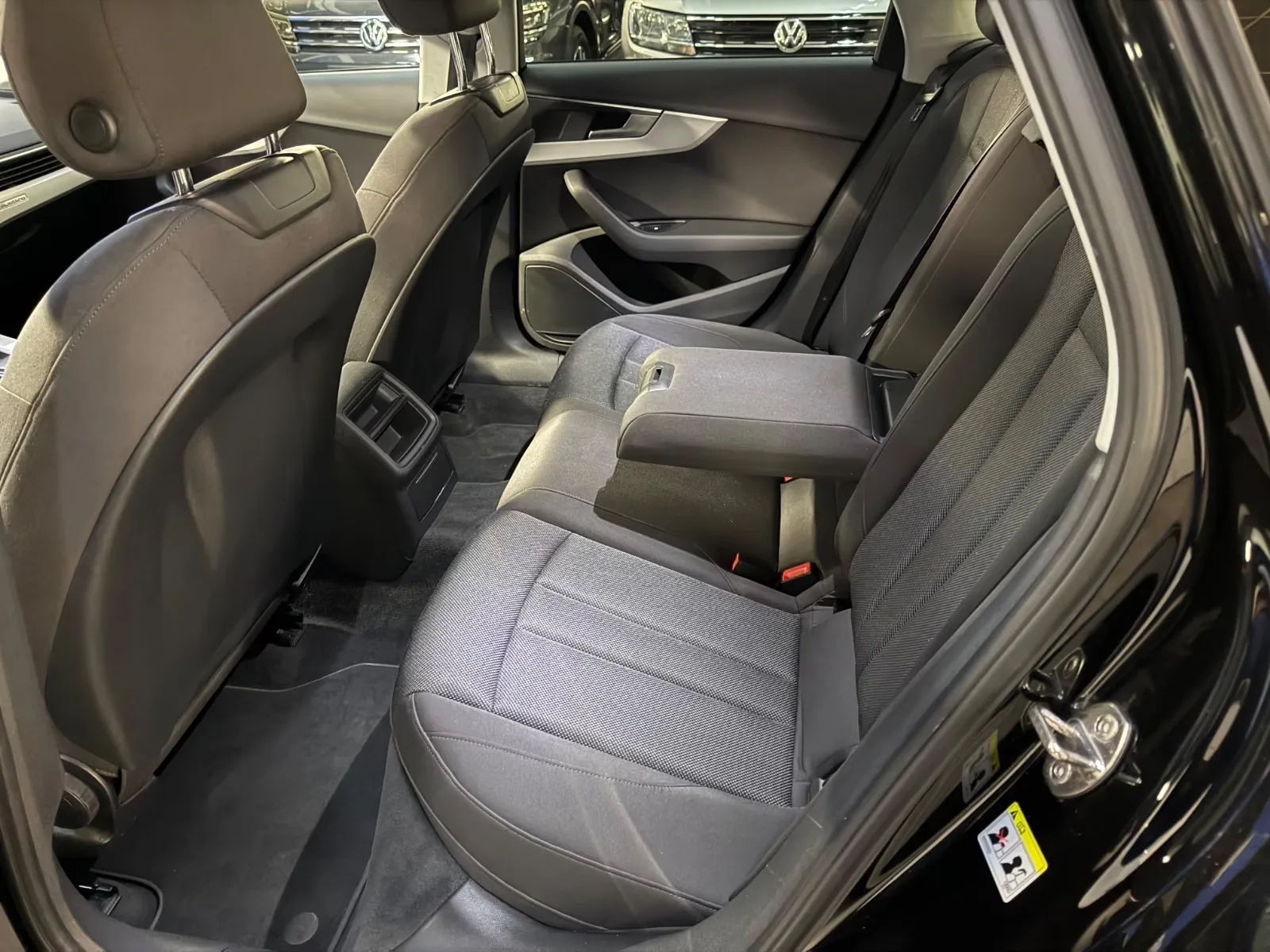 AUDI A4 AVANT 2.0 TDI 190ch QUATTRO S TRONIC - ATTELAGE PIVOTANT - GPS - XÉNON - HAYON ÉLECTRIQUE - SIÈGES CHAUFFANTS