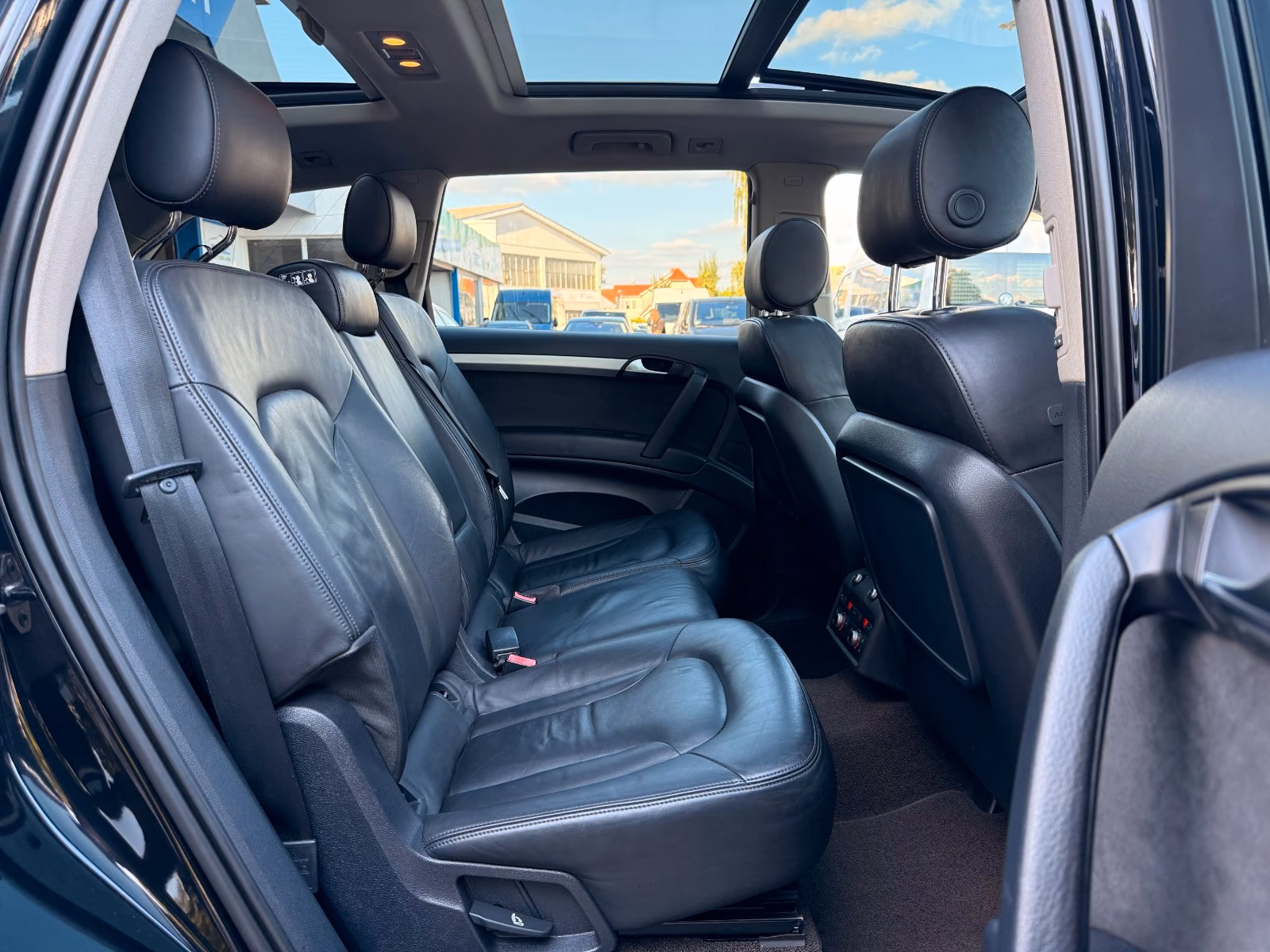 AUDI Q7 3.0 V6 TDI 245 CH – QUATTRO – BVA – 7 PLACES – TOIT PANORAMIQUE – CUIR – XÉNON – 189 000 KM