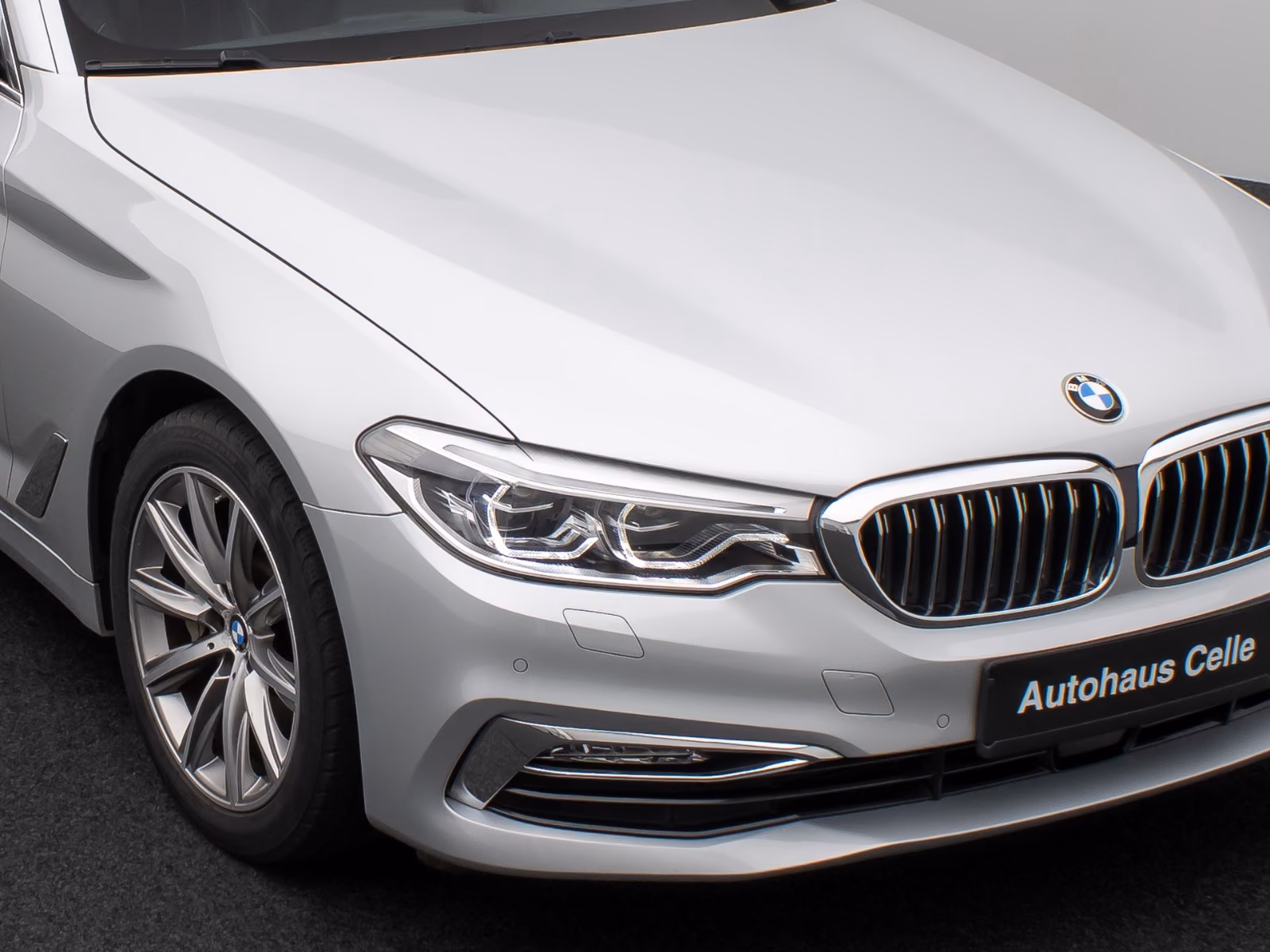 BMW 530i TOURING 252CH - LUXURY LINE -  CAMÉRA - HUD - 142.000 KMS