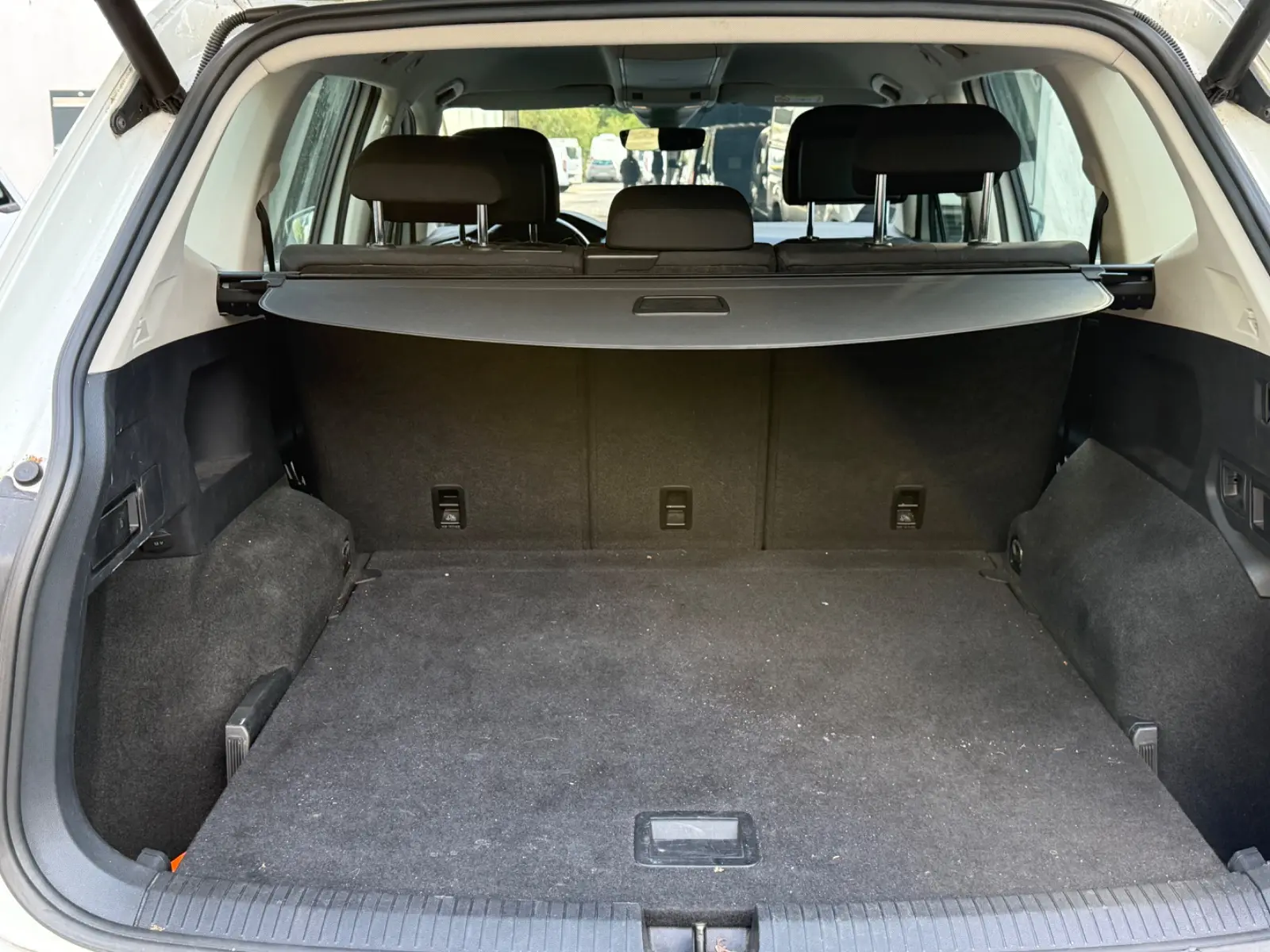 VOLKSWAGEN TIGUAN 2.0 TDI 150CH - ALLSPACE COMFORTLINE - HAYON ÉLECTRIQUE - 1ERE MAIN