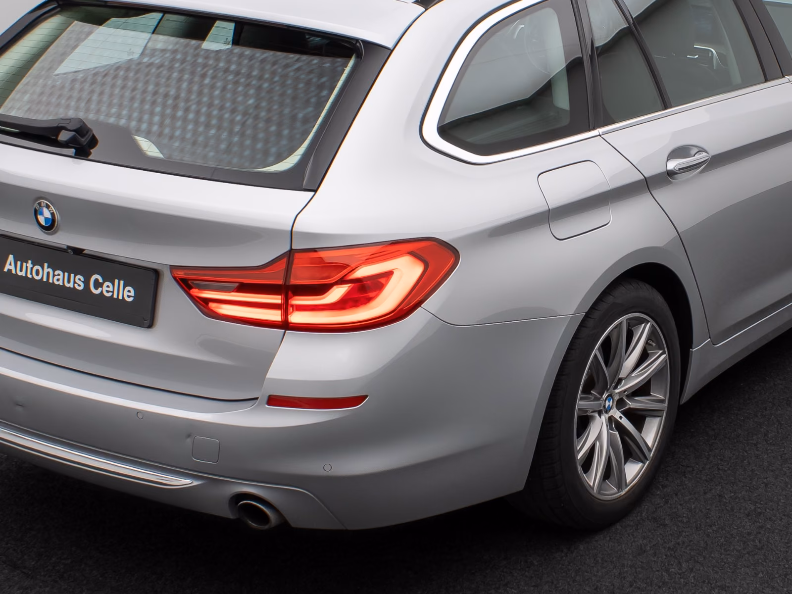 BMW 530i TOURING 252CH - LUXURY LINE -  CAMÉRA - HUD - 142.000 KMS